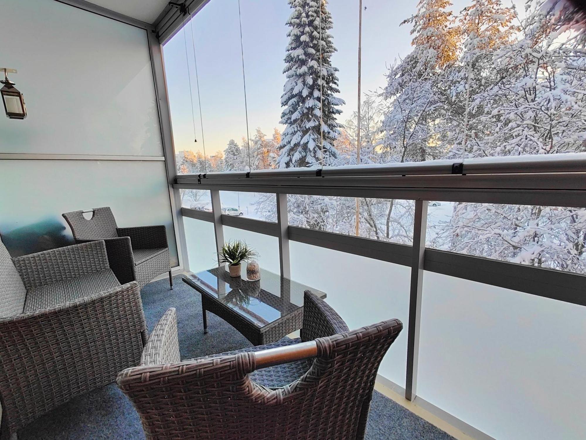 Spacious Apartment With Balcony And Free Wifi 로바니에미 외부 사진